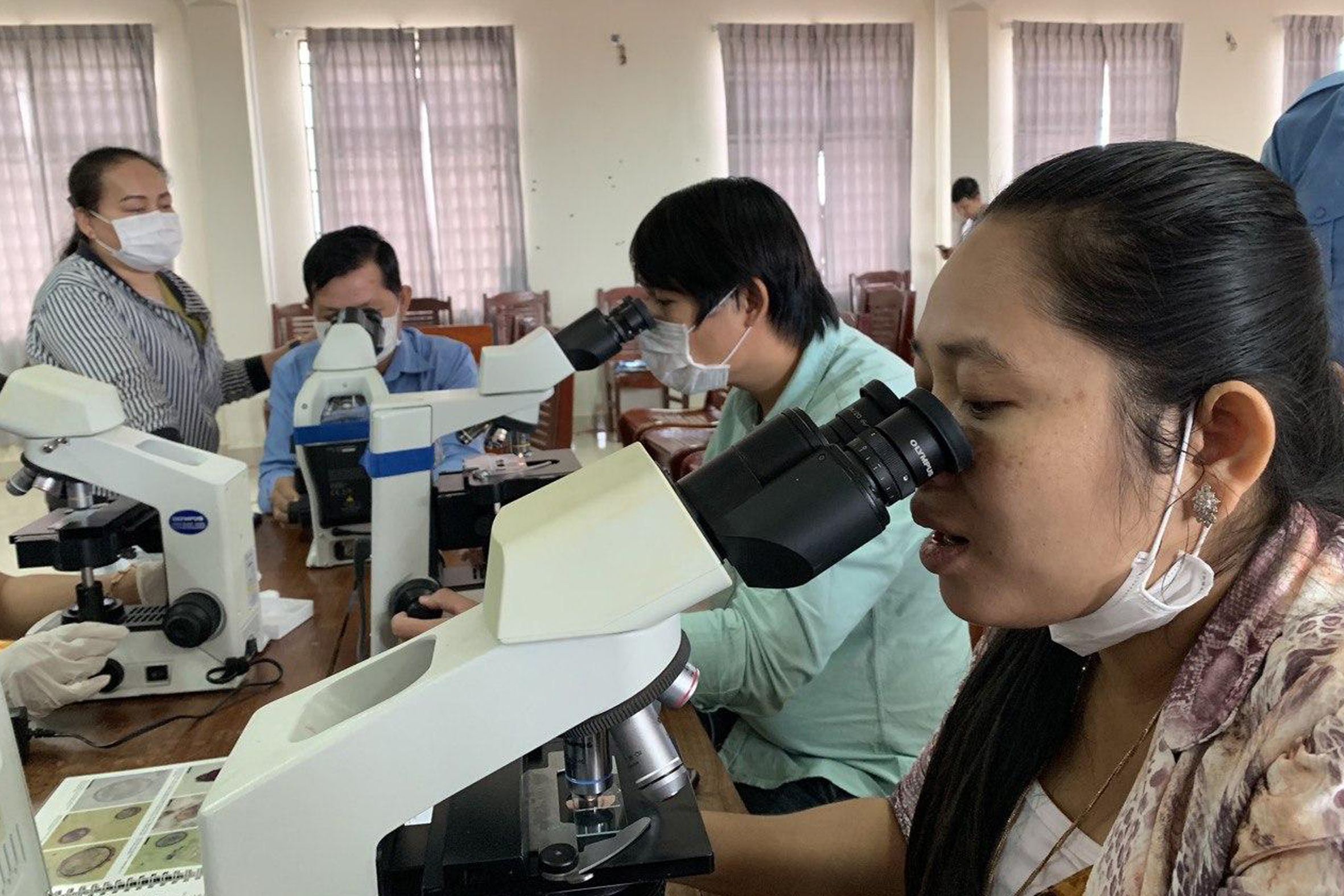 Kato-katz training-Cambodia-4