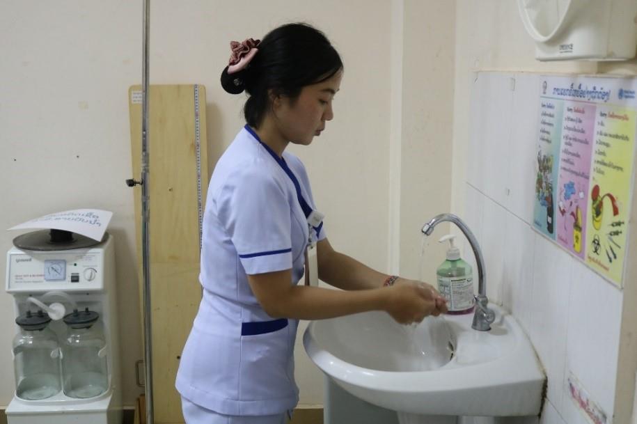 20201104-WASH-photo1-nurse 20201104-WASH-photo1-nurse