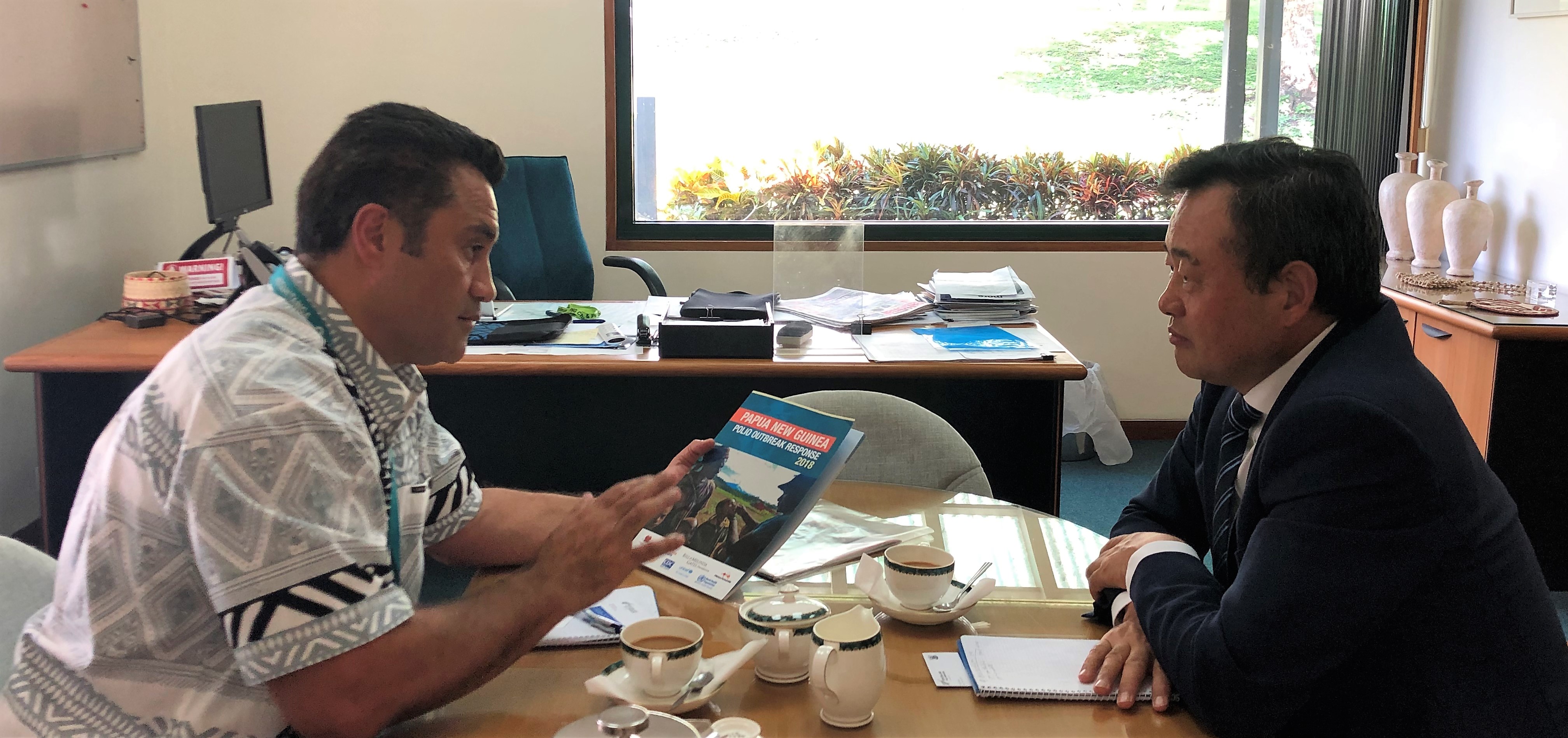 03 NZ High Commissioner Phillip Taula and WHO Rep in PNG Dr Luo Dapeng